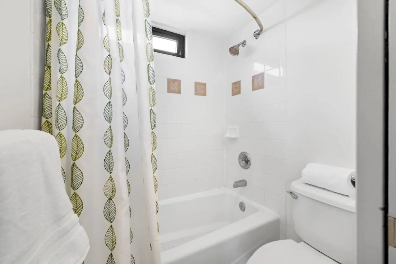 Apartamento Waikiki Condo Sleeps 6. Parking. Honolulu
